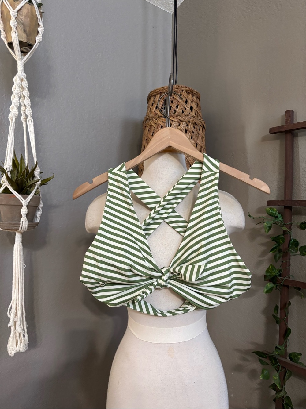 ▪️Albion Top Knot Green and White Striped Bikini Top M - Picture 5 of 11